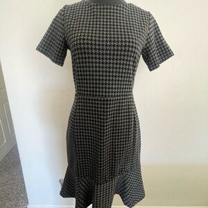 Banana Republic Black and Gray Houndstooth Midi Dress